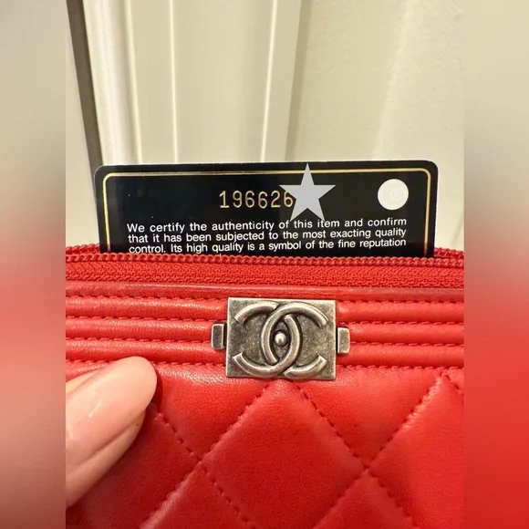 Chanel ‘Boy Chanel Zipped Wallet’ - Picture 4 of 7